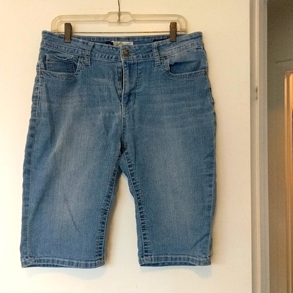 Embellished Bermuda shorts